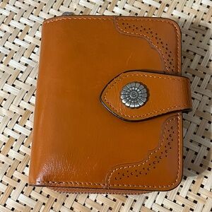 BOSTANTEN Burnt Orange Leather Bi-Fold Coin/Wallet RFID Blocking NWOT